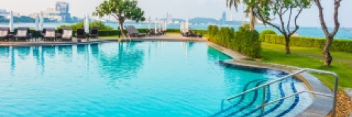 57Avenue swimming pool 